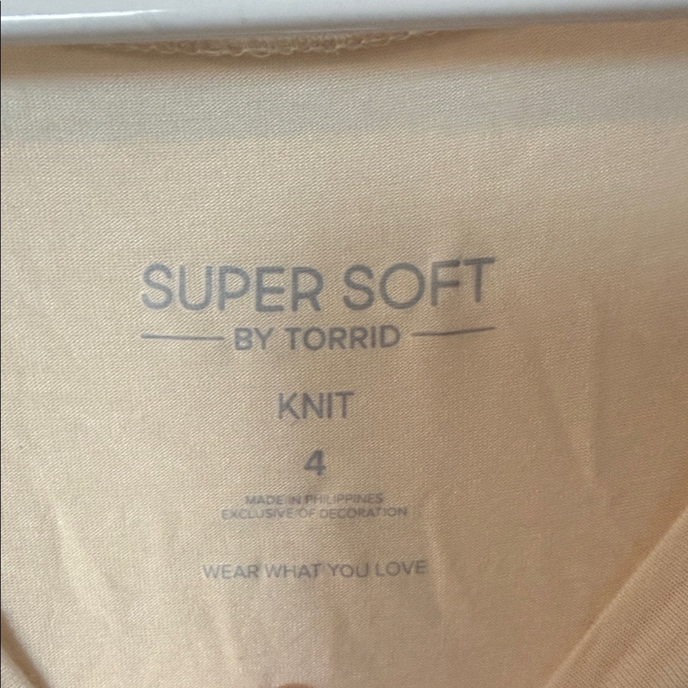 torrid Super Soft Knit Tee - Cream - Picture 2 of 2